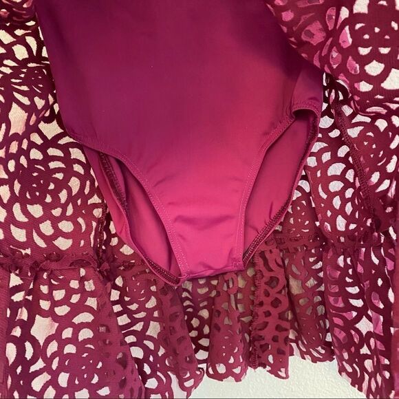 Weissman Dance lyrical costume YOUTH
11226 Burgundy berry dress MC child 10/12 - Picture 9 of 10